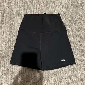 ALO yoga biker shorts